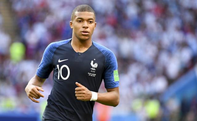 前队友：梅西教会我怎么踢球! 有时我还被他怒吼!（前队友谈梅西：他教会我踢球，也曾冲我怒吼）