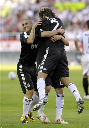 CBA杯：里勒26分罚球绝杀！北控1分险胜NBL两冠王 廖三宁缺席（CBA杯战报：里勒砍26分凭罚球绝杀，北控1分险胜NBL双冠王，廖三宁缺阵）