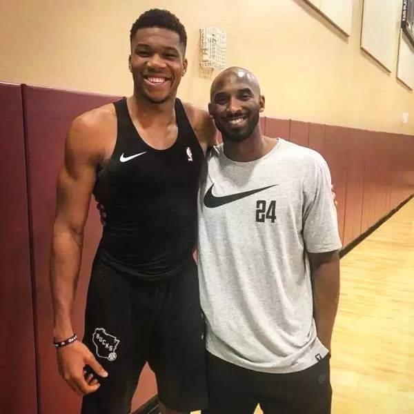 记者：邵佳一执教国足会带着部分在青岛西海岸的助手（记者：邵佳一若执掌国足，将携青岛西海岸部分助手）