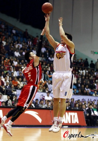 官方：利物浦旧将艾比加盟索菲亚火车头，双方签约两年（官宣：前利物浦球员艾比加盟索菲亚火车头，签约两年）