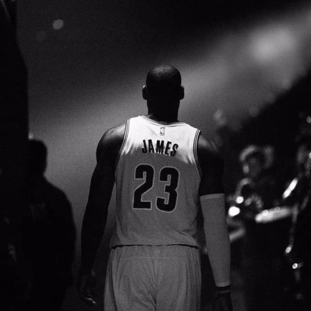 李国旭：马莱莱在申花做好前插就行，但在英博情况不一样（李国旭：马莱莱在申花只需专注前插，到了英博就不一样了）