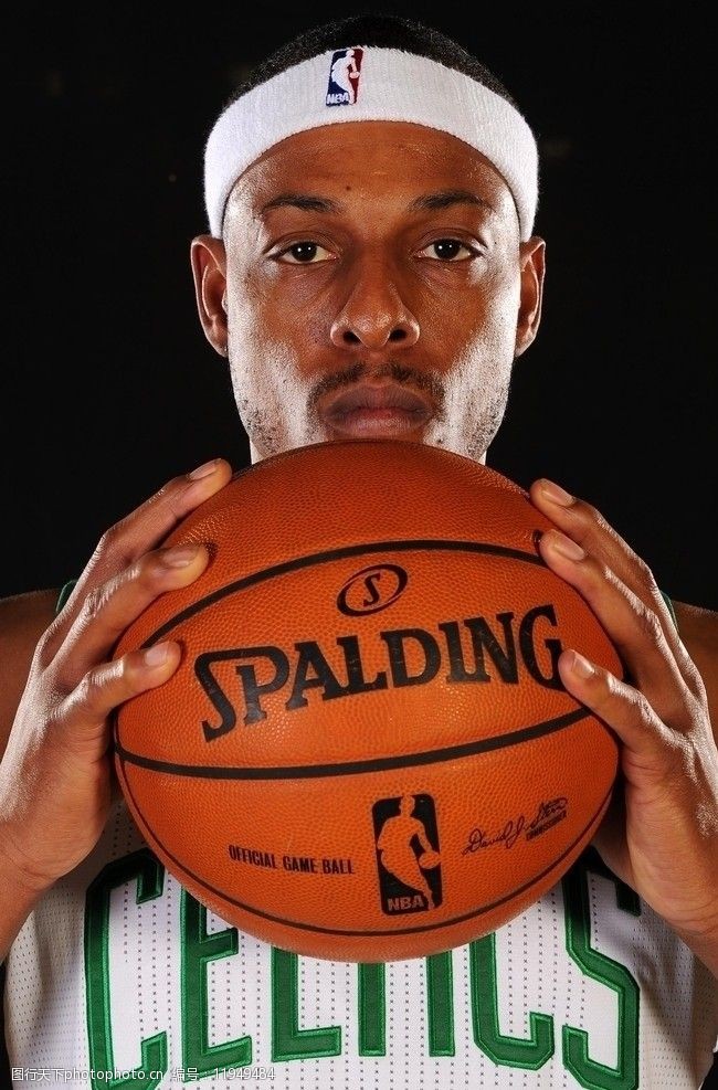 德天空：格纳布里倾向于续约，可能与拜仁签1-2年的降薪合同（德天空：格纳布里拟与拜仁续约，合同期1-2年且降薪）